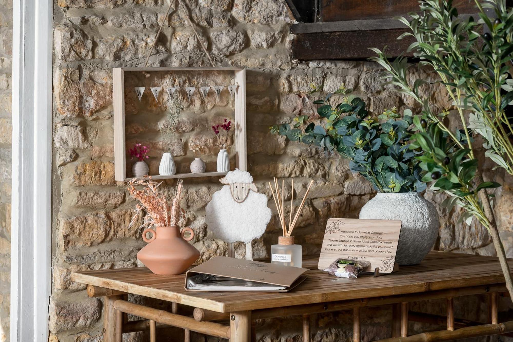 Bourton Scandi Chic Authentic Cottage Exterior photo