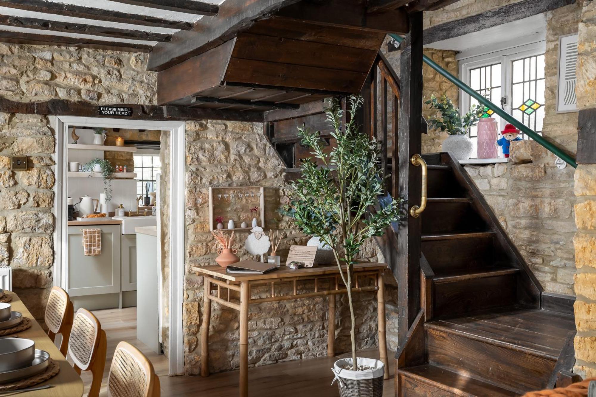 Bourton Scandi Chic Authentic Cottage Exterior photo